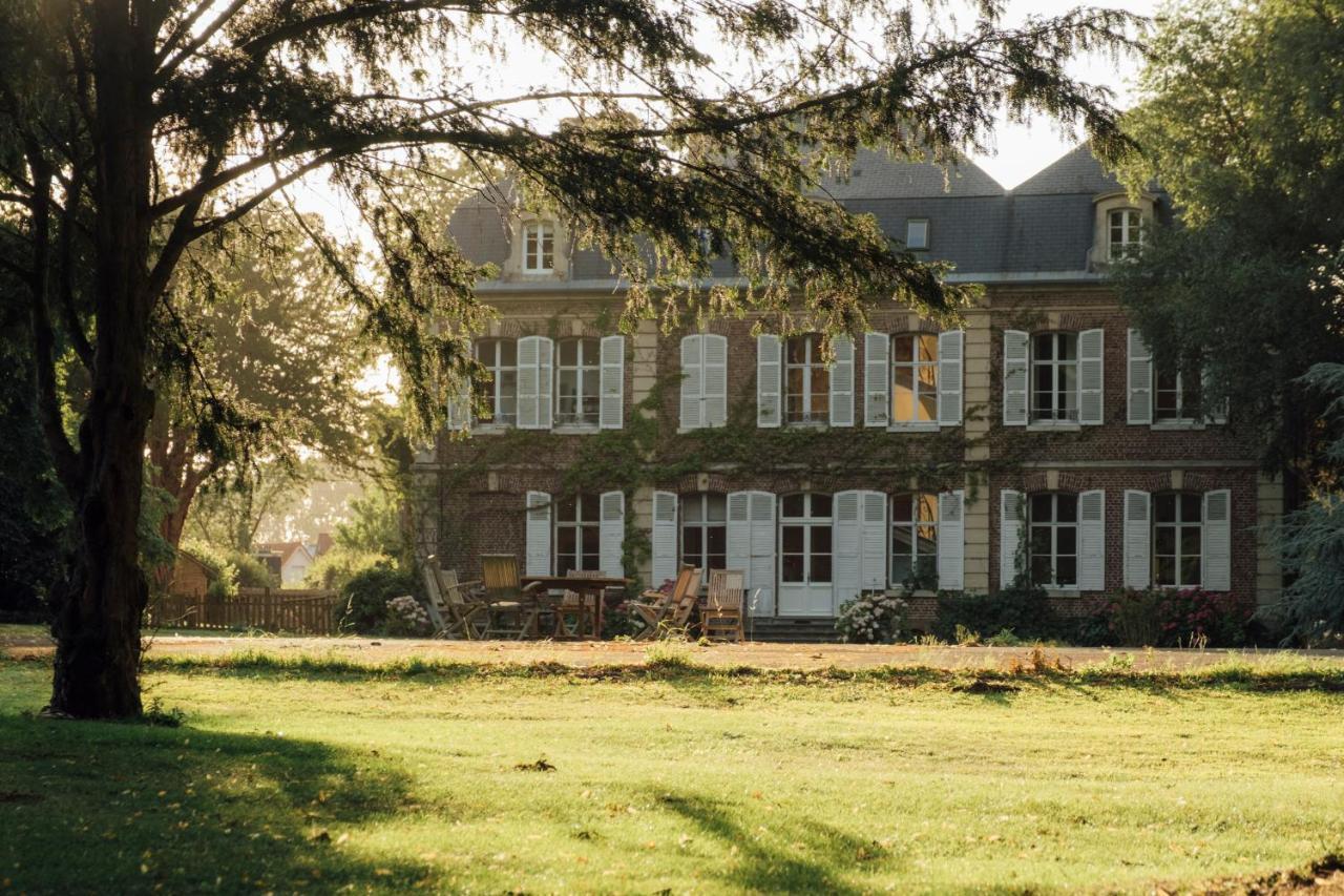 Petit Chateau Vercourt Bed & Breakfast Exterior photo